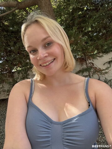 HollyLolly nude photo 2