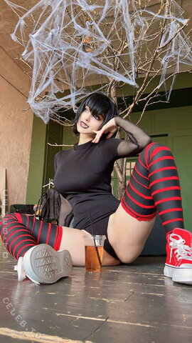 Hologana nude photo 23