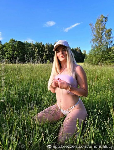 Hondalucy nude photo 12