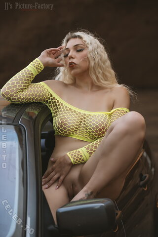 Honeyamnesia nude photo 36