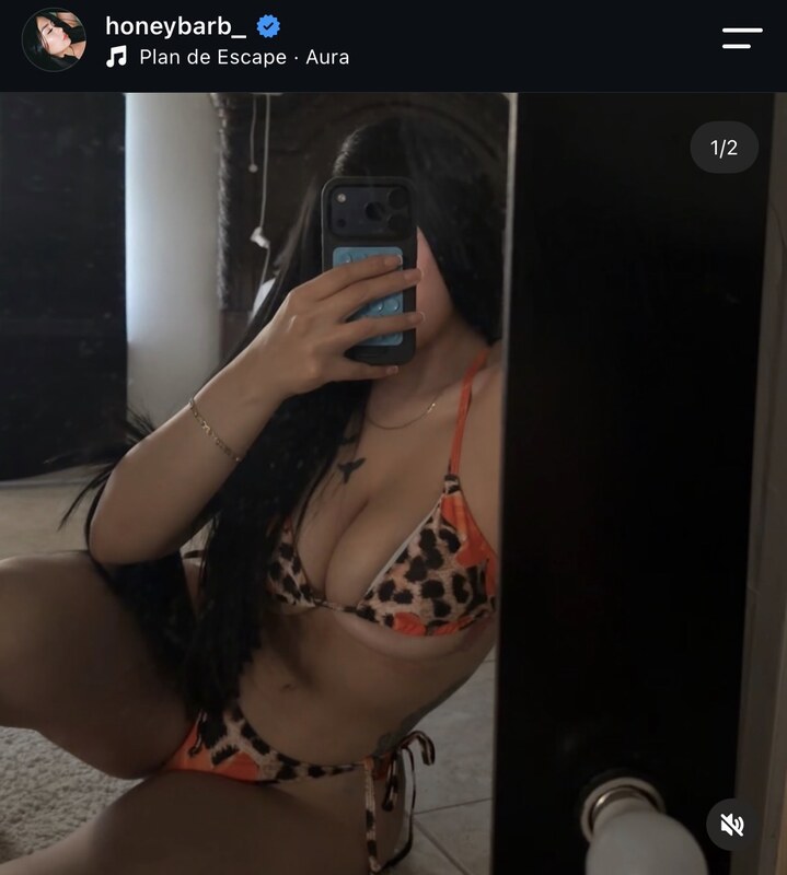 Honeybarb_ nude photo 3