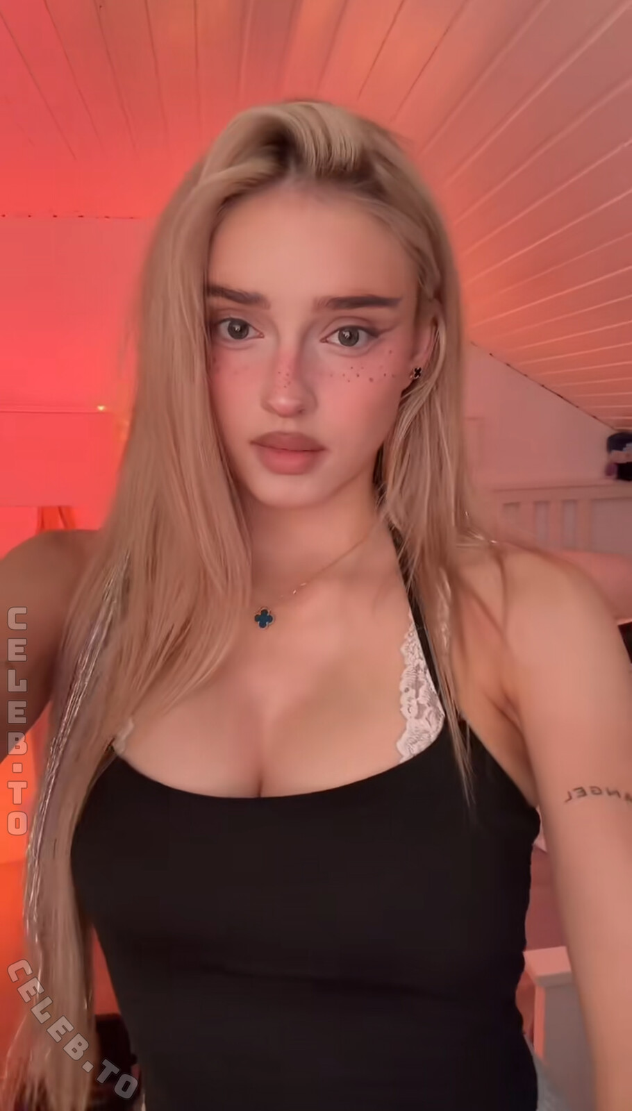 HoneyPuu nude photo 2