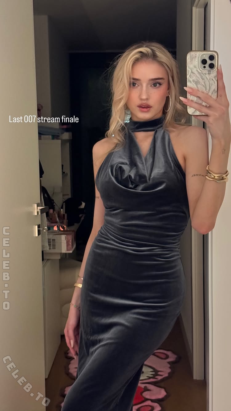 HoneyPuu nude photo 2
