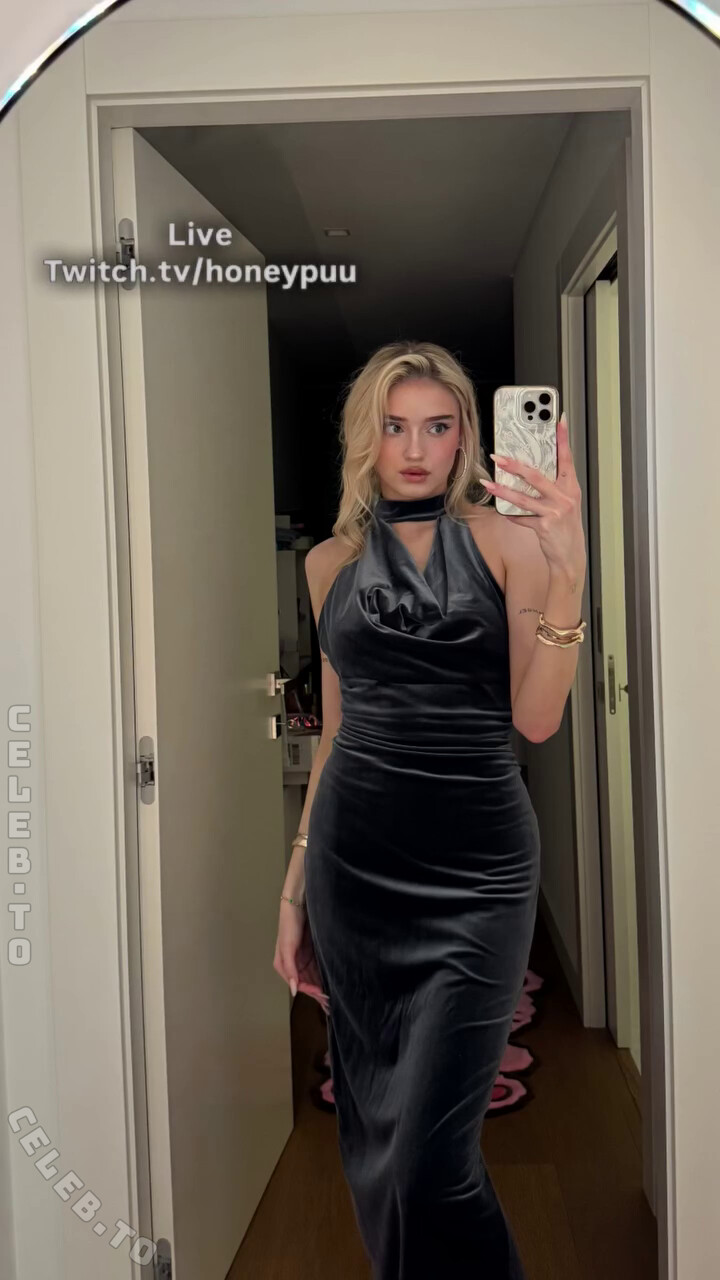 HoneyPuu nude photo 3