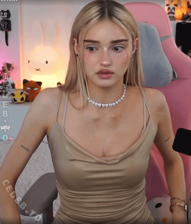 HoneyPuu nude photo 2