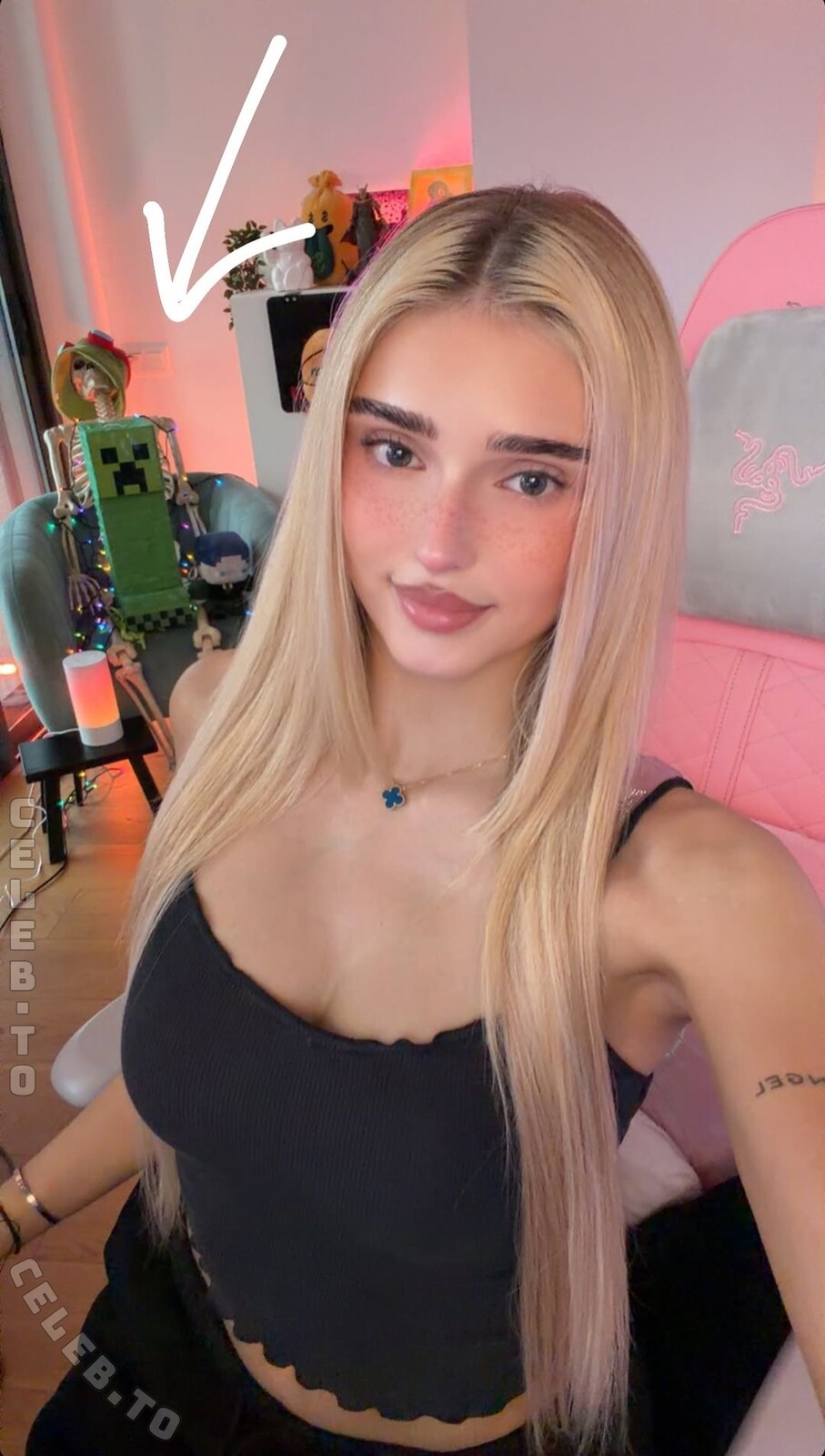 HoneyPuu nude photo 1