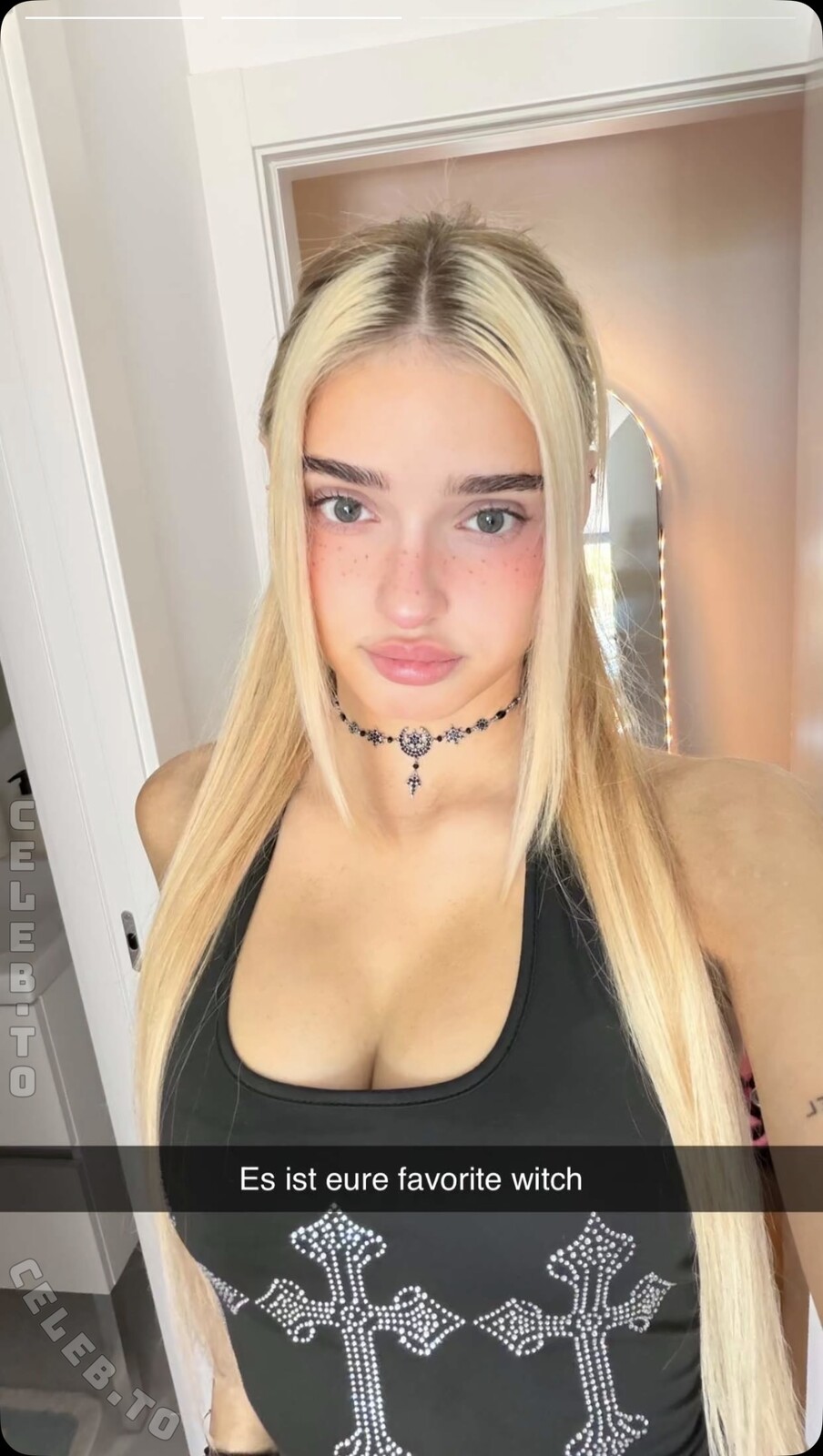 HoneyPuu nude photo 2