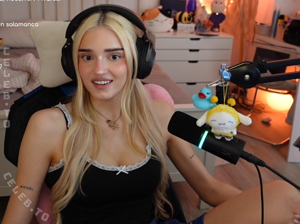 HoneyPuu nude photo 2