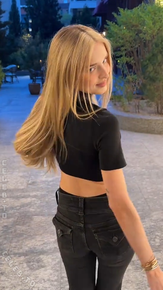 HoneyPuu nude photo 2