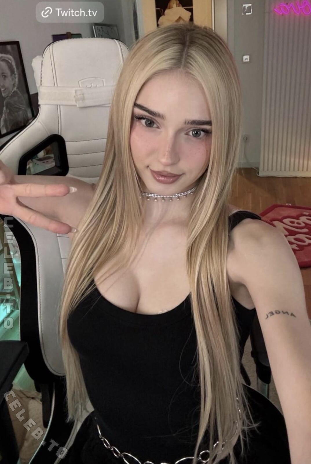 HoneyPuu nude photo 1