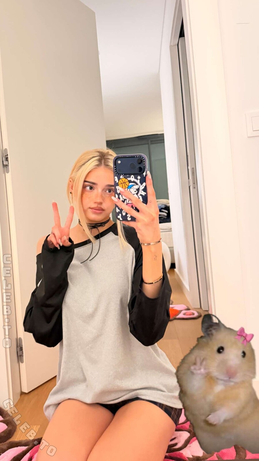 HoneyPuu nude photo 2