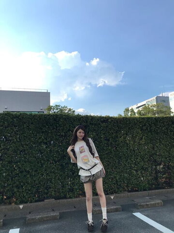 Hong Eunchae nude photo 1