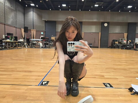 Hong Eunchae nude photo 31