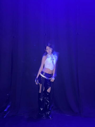 Hong Eunchae nude photo 22
