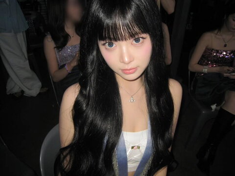 Hong Eunchae nude photo 13