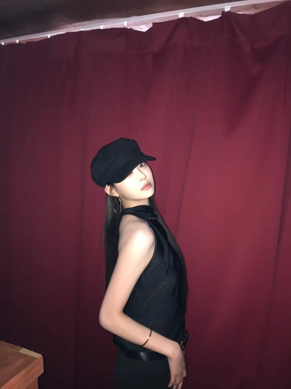 Hong Eunchae nude photo 7