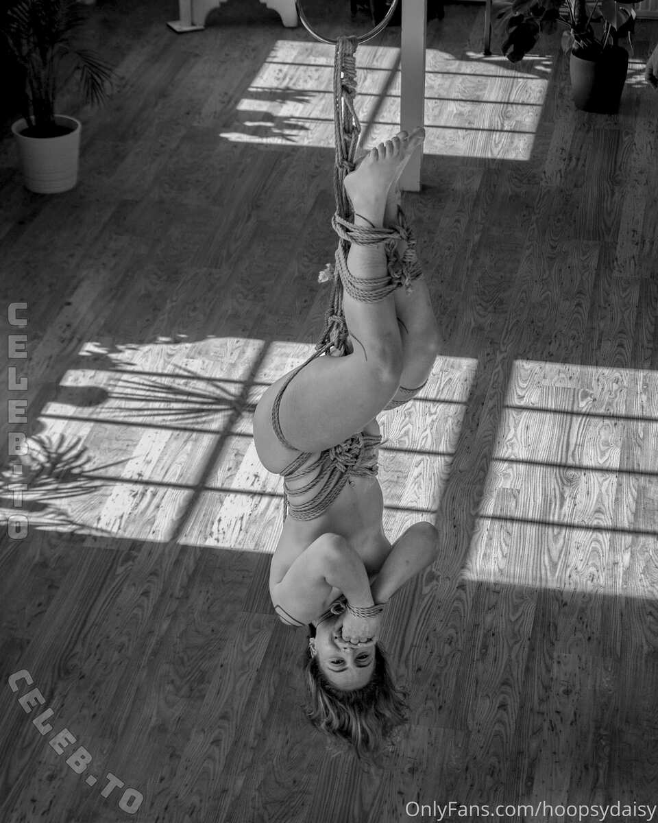 Hoopsy Daisy nude photo 3