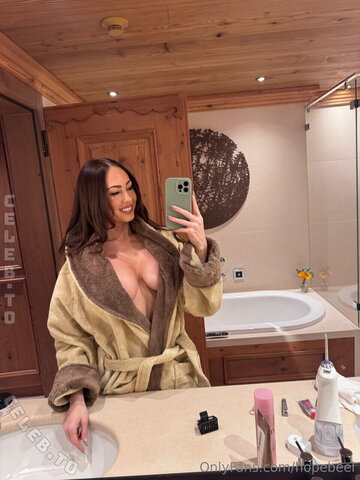 Hope Beel nude photo 42