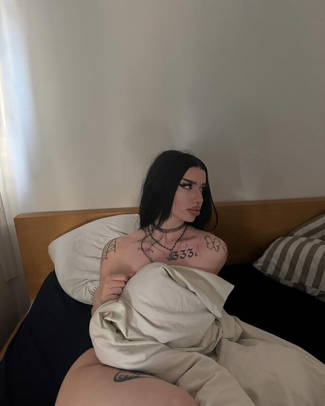 Hot german goth nude photo 33