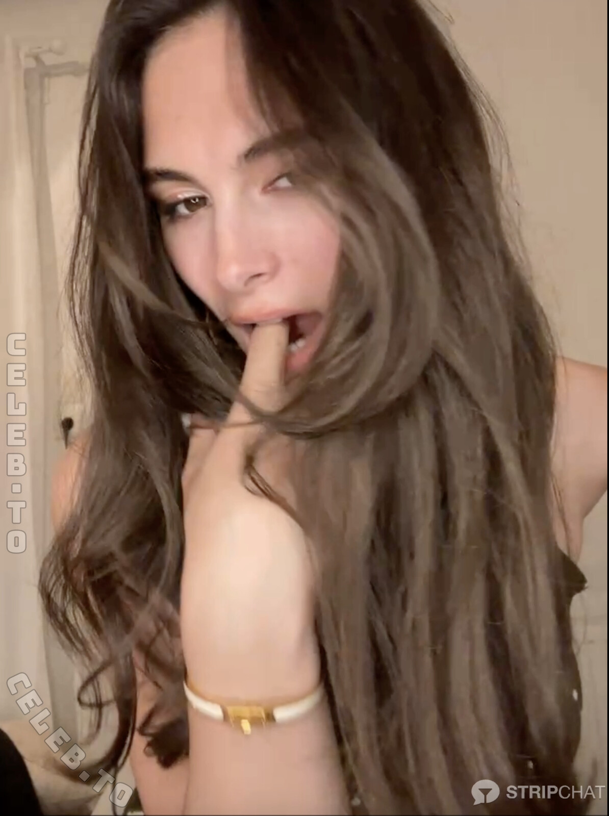 Hot sophia nude photo 2