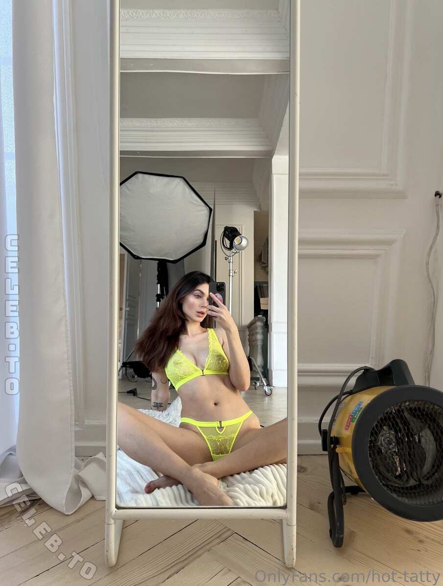 Hot Tatty nude photo 2