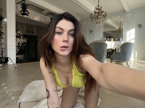 Hot Tatty nude photo 2