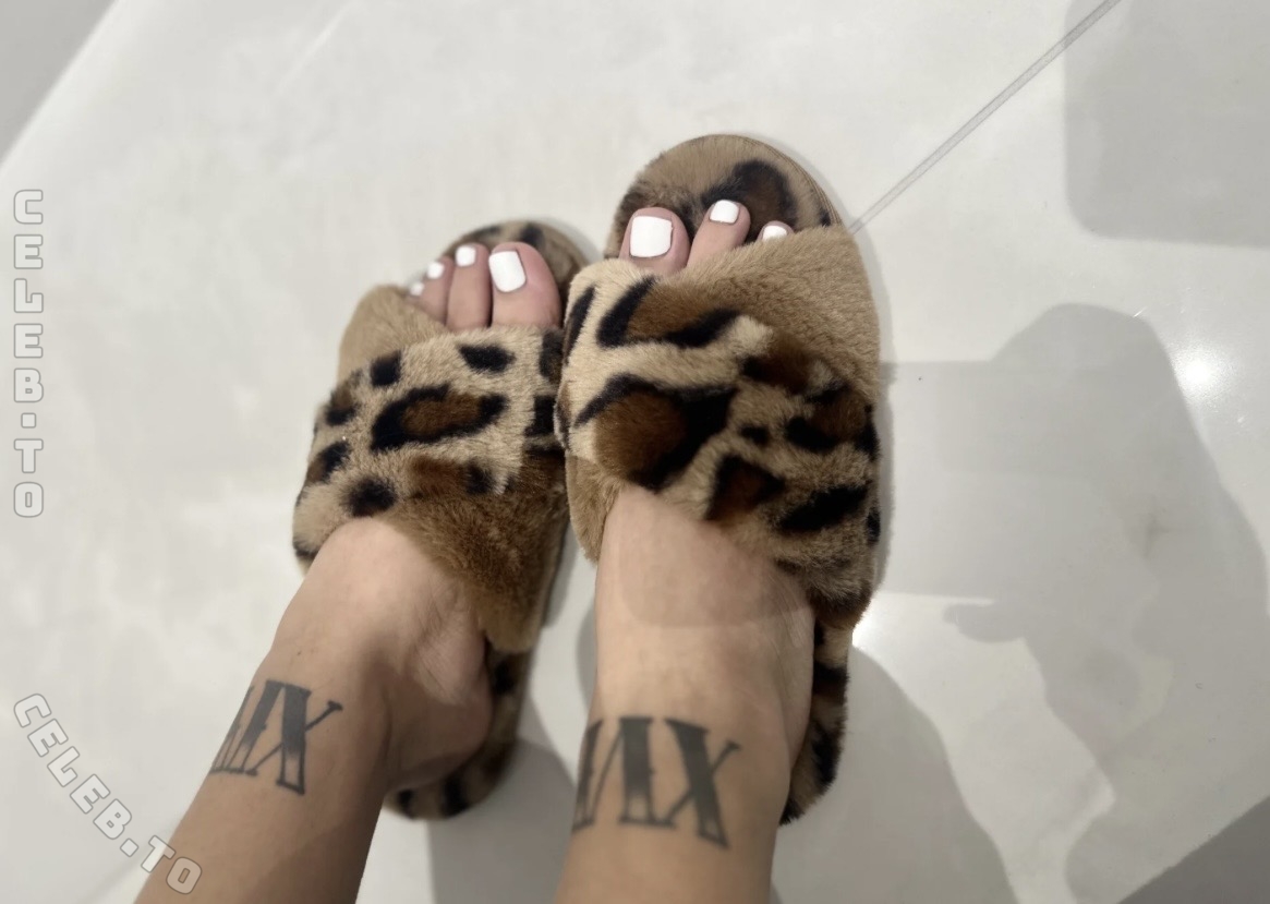 HotBella nude photo 2
