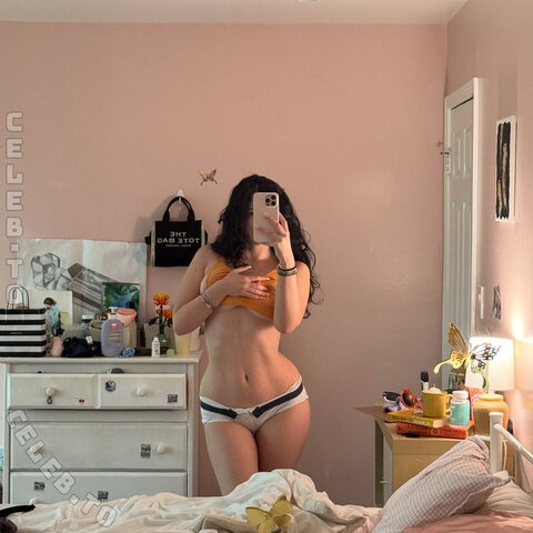 Hotblockchain nude photo 7