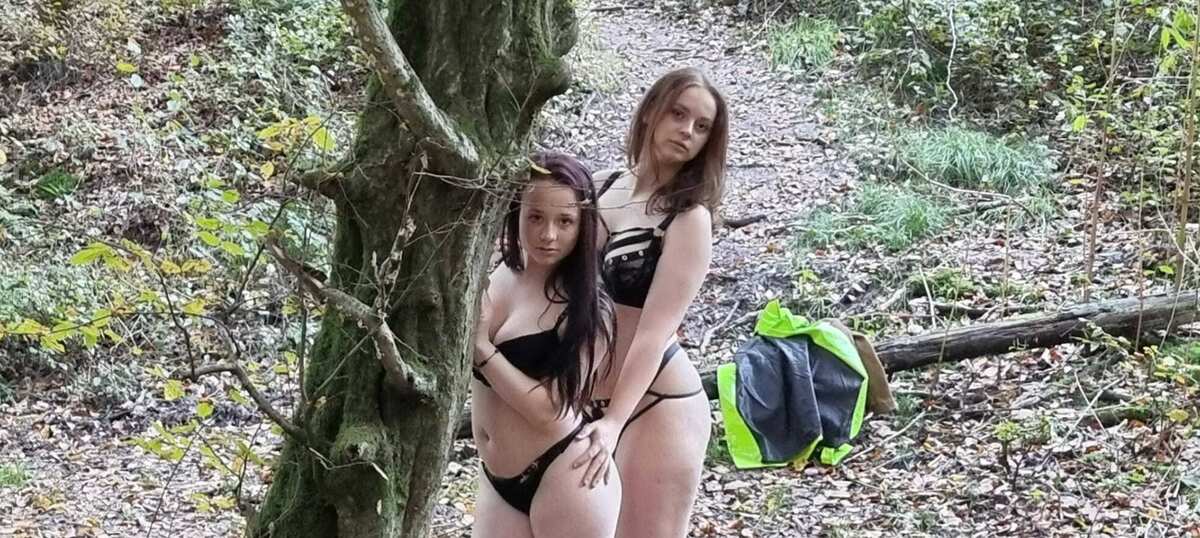 Hotcerise nude photo 1