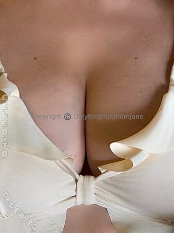 HotMomJane nude photo 7