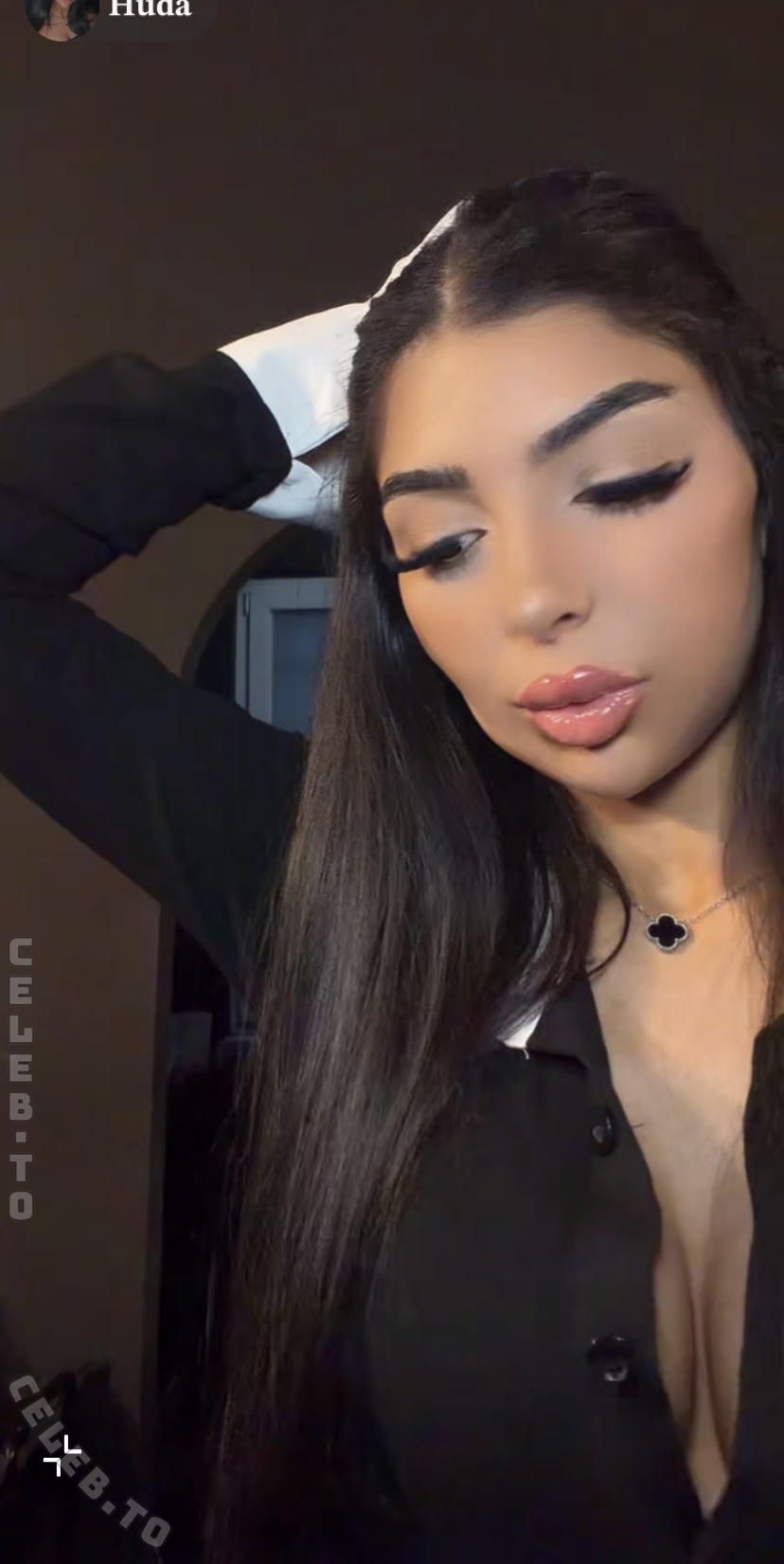 Houda Sanchez nude photo 2