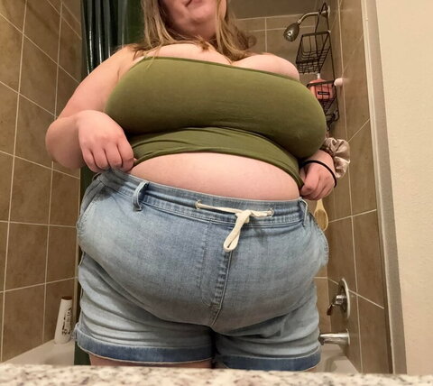 Housecow nude photo 2