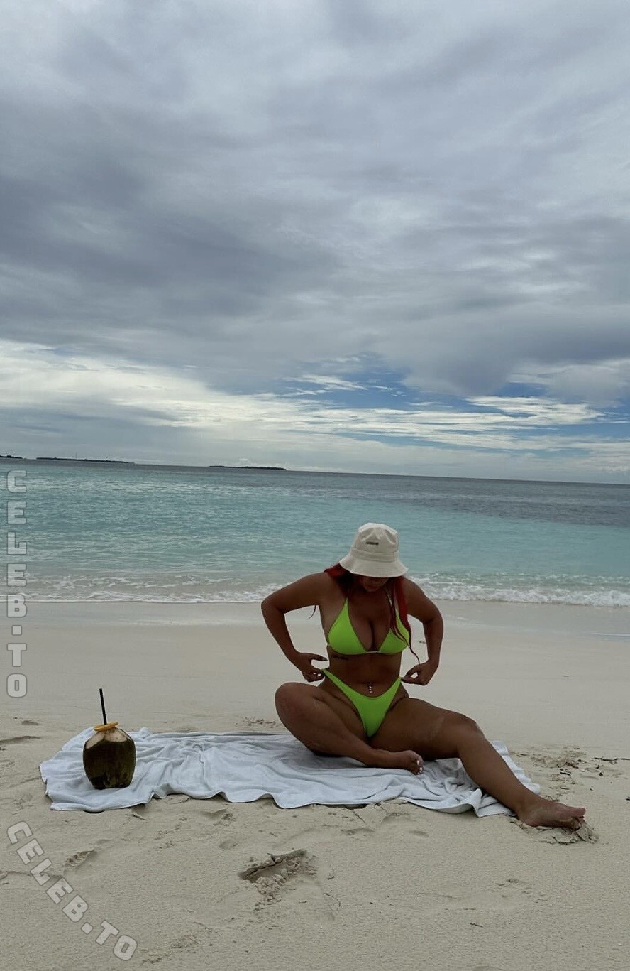 hrvaaticaa nude photo 2