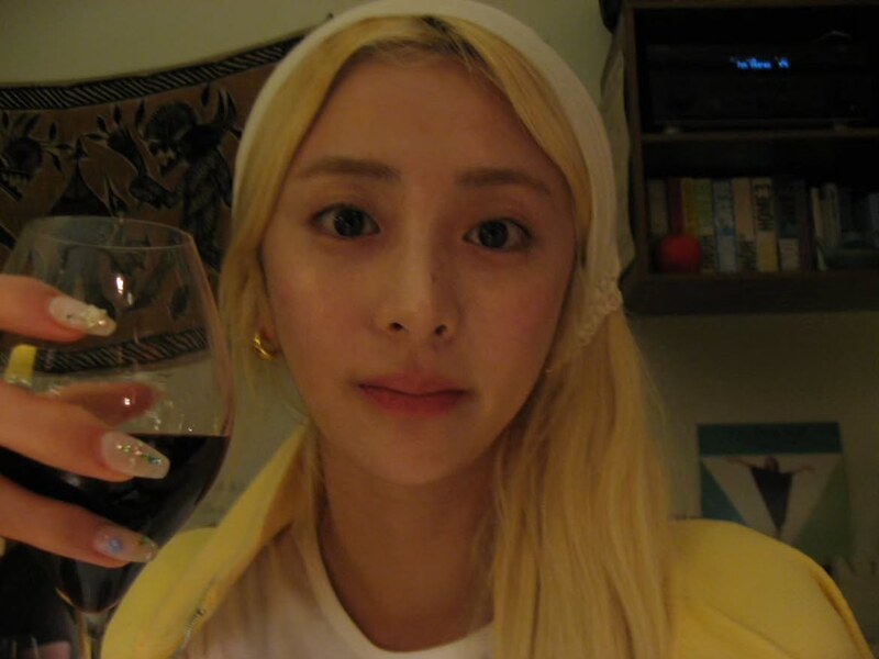 Huh Yunjin nude photo 7