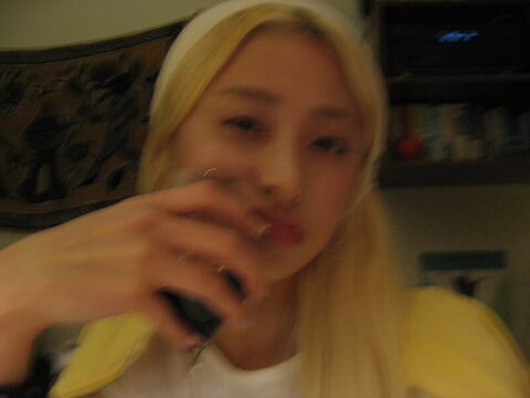 Huh Yunjin nude photo 2