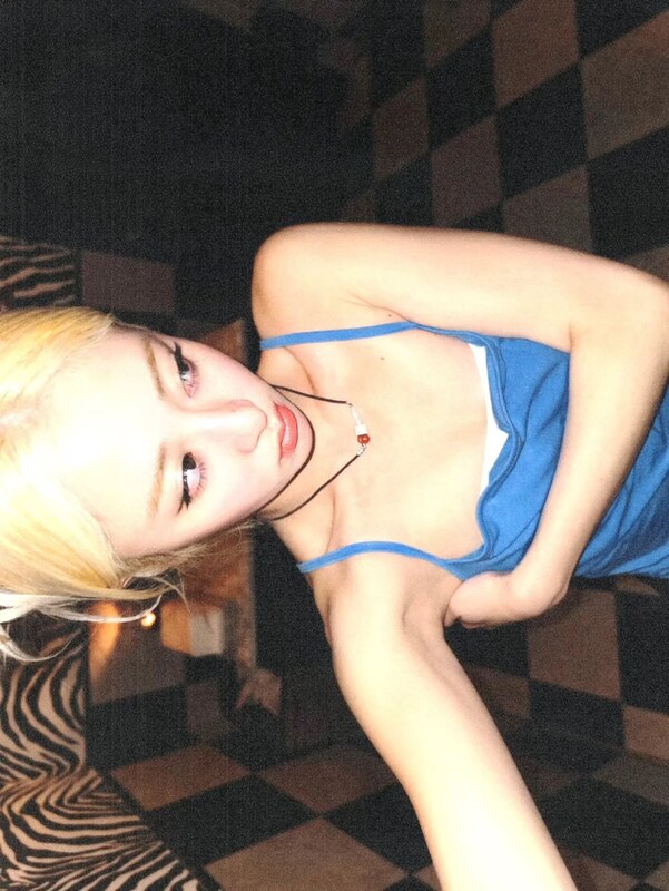 Huh Yunjin nude photo 6