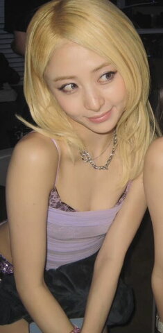Huh Yunjin nude photo 40