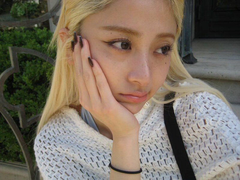 Huh Yunjin nude photo 1