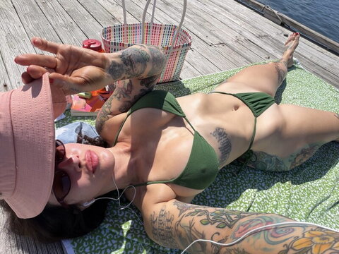 Hunnylord nude photo 2