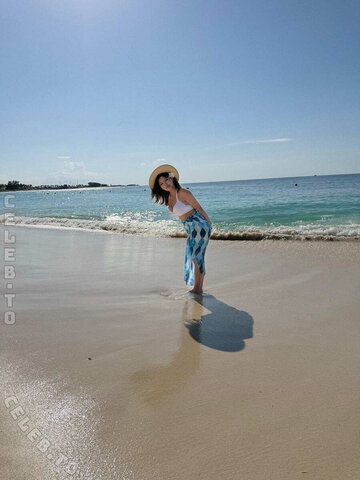 Hyoon nude photo 9