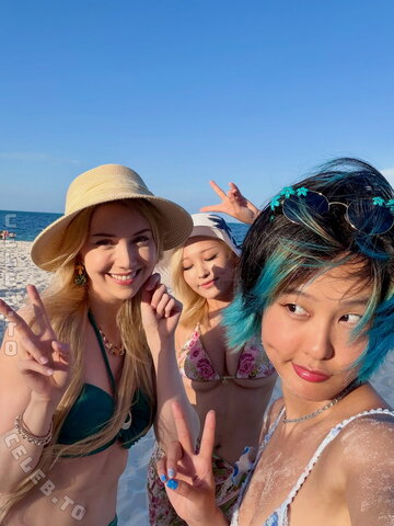 Hyoon nude photo 14