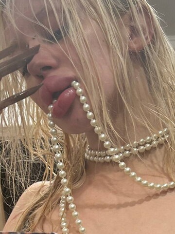 hyst3ricang3l nude photo 10