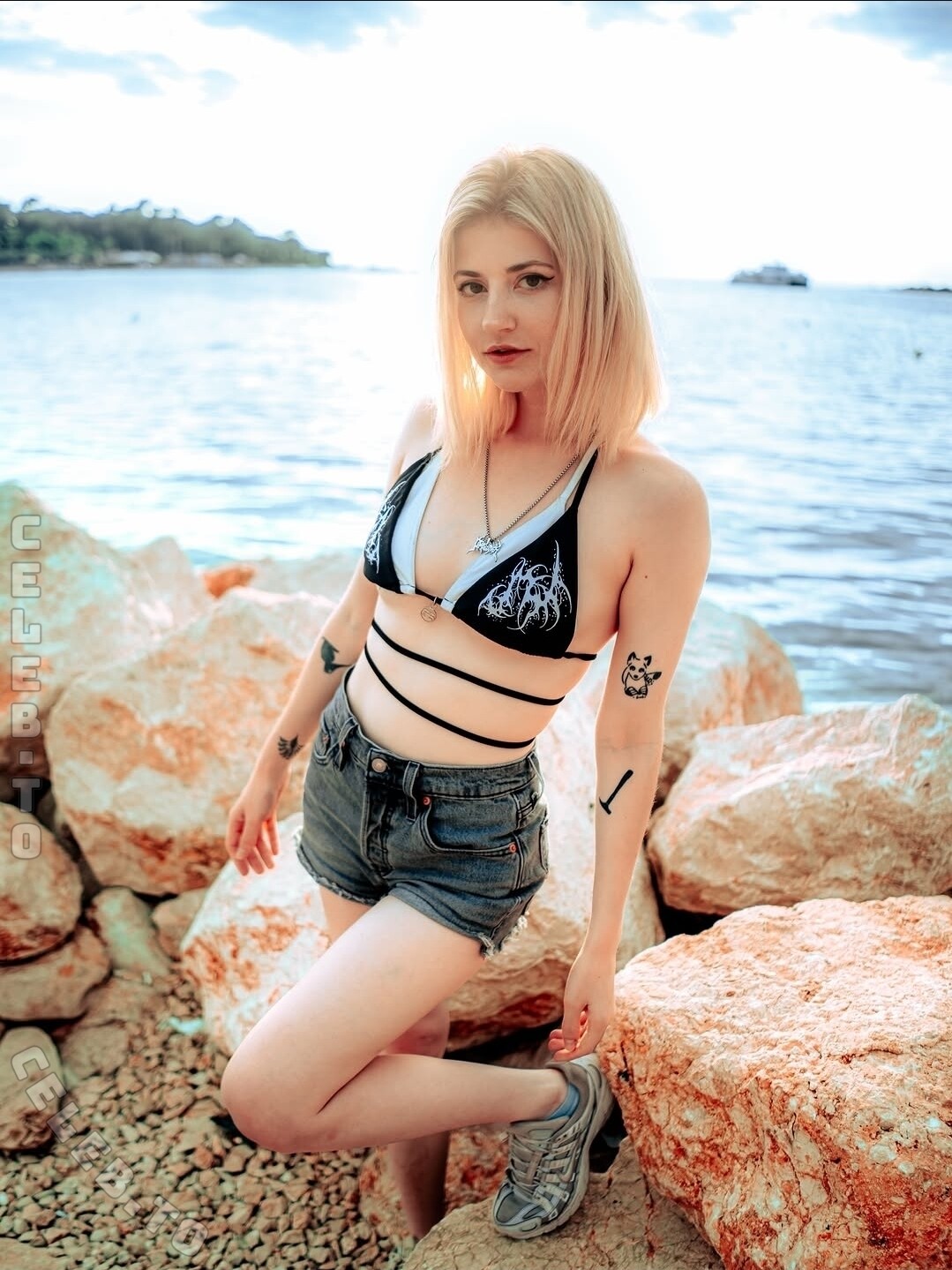 Hysta nude photo 1