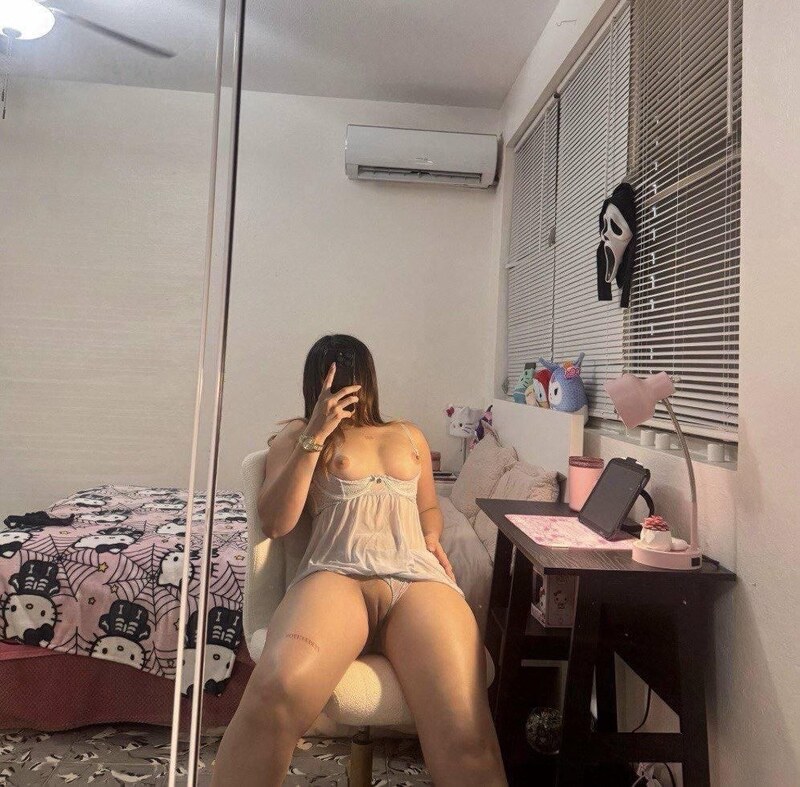 I want know who is nude photo 5