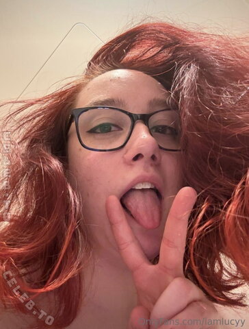 Iamlucyy nude photo 9
