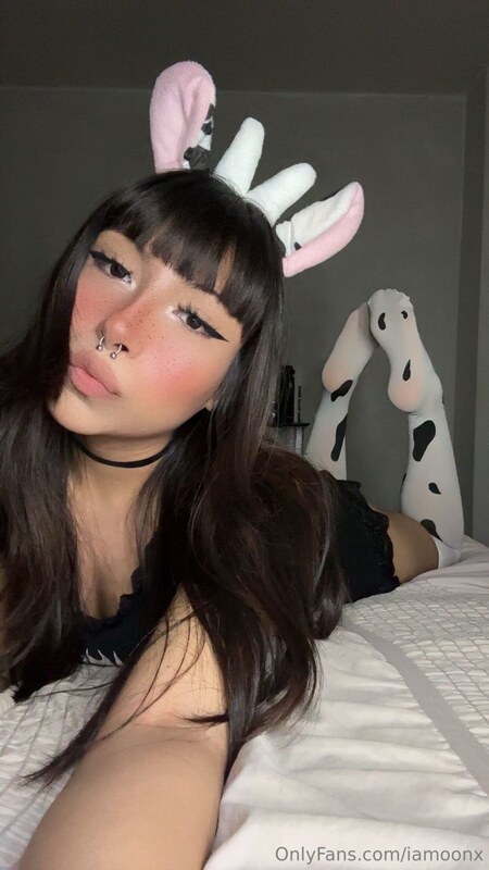Iamoonx nude photo 2