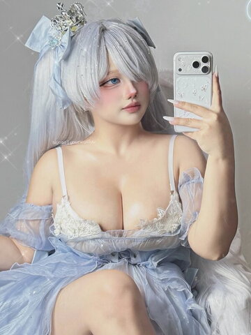 iamyourwaiffuu nude photo 2