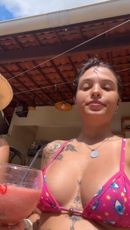 Iasmin Melo nude photo 2