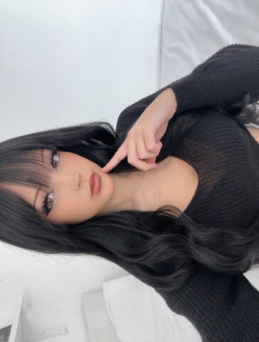 iceluvvs nude photo 1