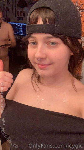 icygic nude photo 16